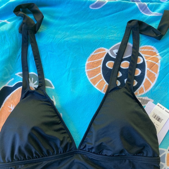 La Blanca one piece halter top bathing suit - Picture 2 of 5